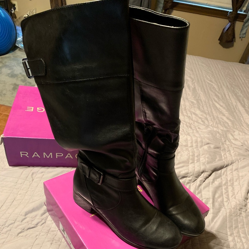 Black rampage boots